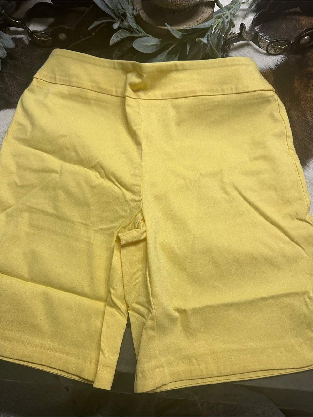 Nwt Eric casual Women's Yellow High-Rise Bermuda Shorts
